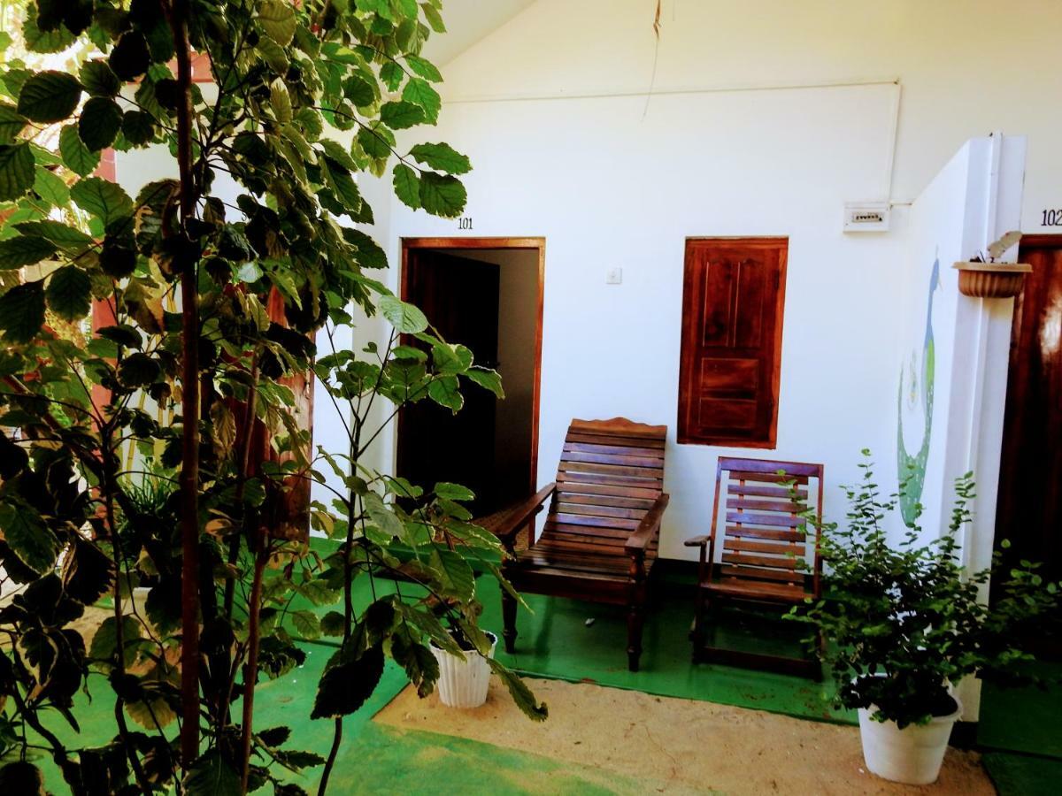 Cresent Bay Beach Hotel Arugam Bay Exterior foto